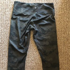 RARE Lululemon Crop Leggings green camo